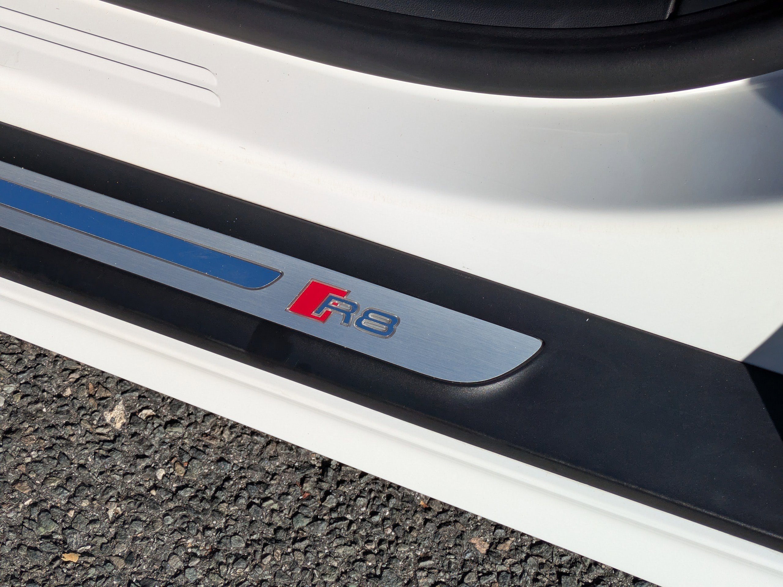 Used 2017 Audi R8 V10 w/ Carbon Exterior Package image 15