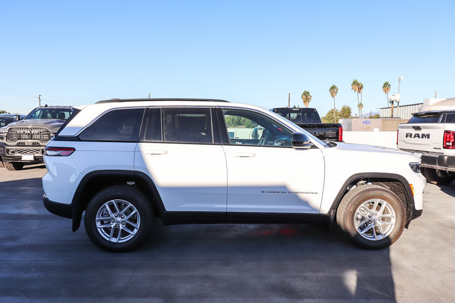 New 2026 Jeep Grand Cherokee Laredo AWD/4WD image 13