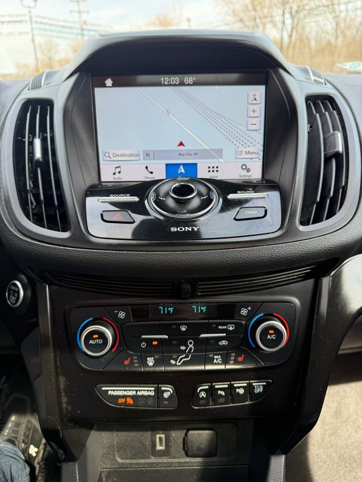 Used 2018 Ford Escape Titanium w/ Ford Safe & Smart Package AWD/4WD image 18