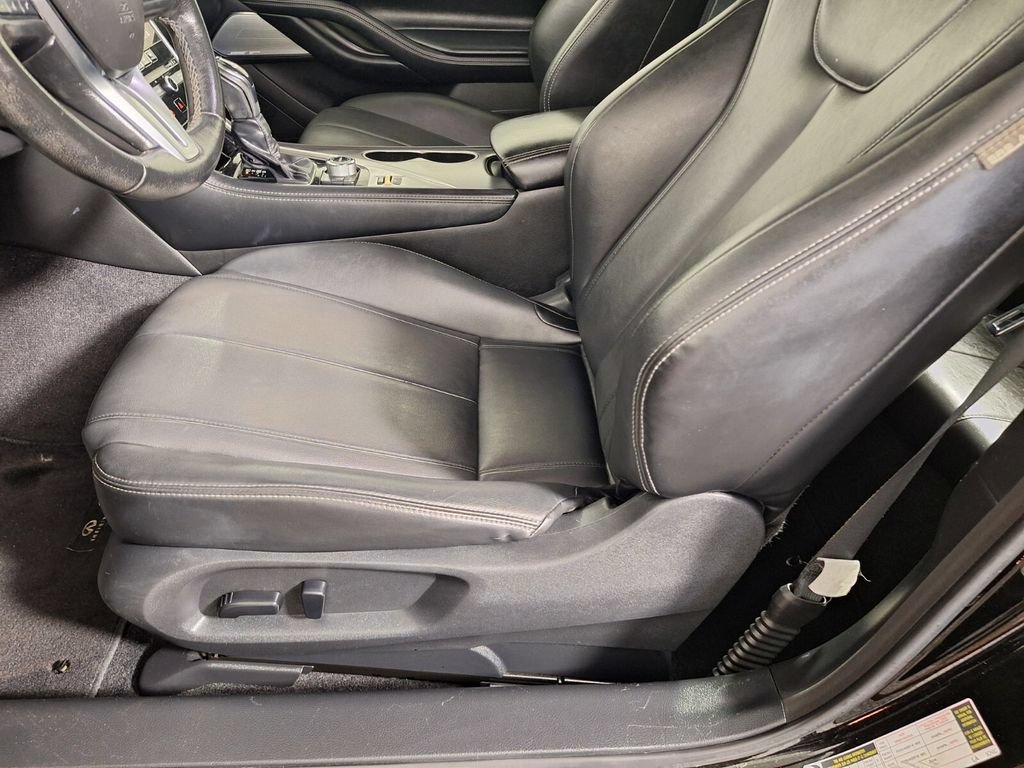 Used 2019 INFINITI Q60 3.0t Luxe AWD/4WD image 27