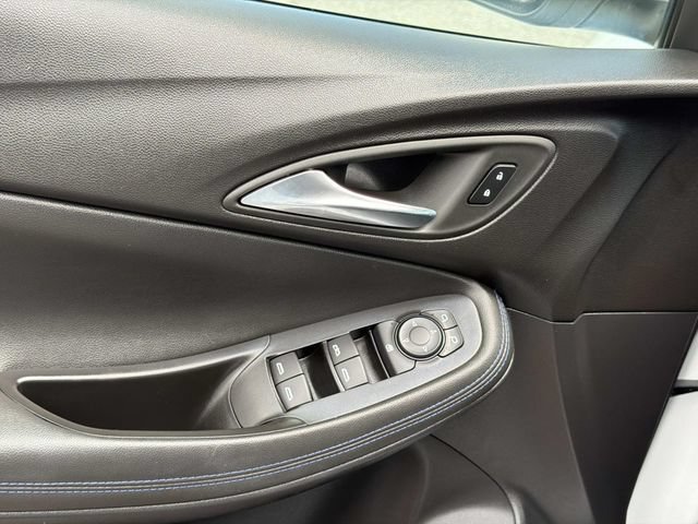 Used 2025 Buick Encore GX Sport Touring w/ Comfort Package FWD image 25