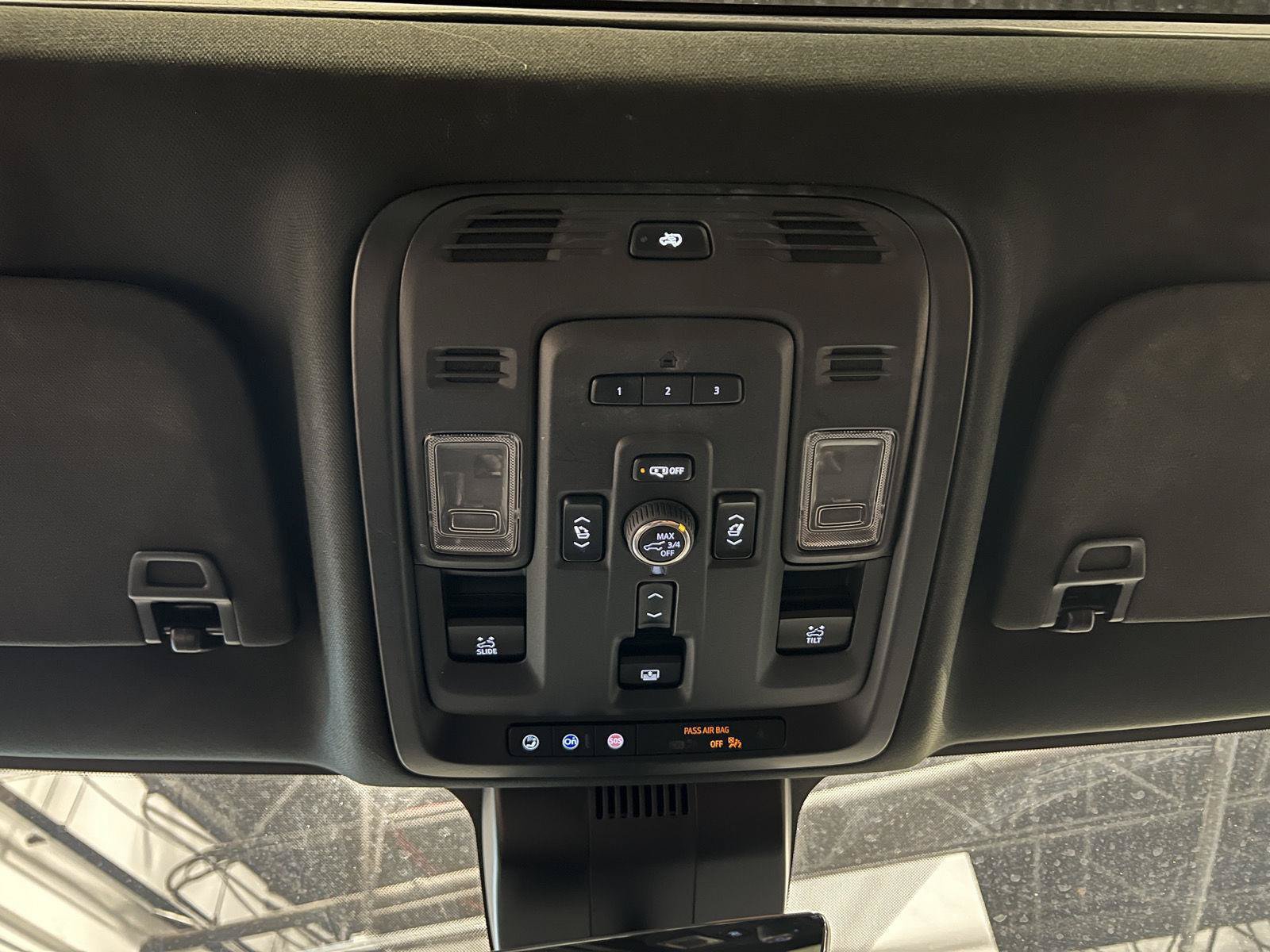 Used 2024 GMC Yukon Denali Ultimate AWD/4WD image 23