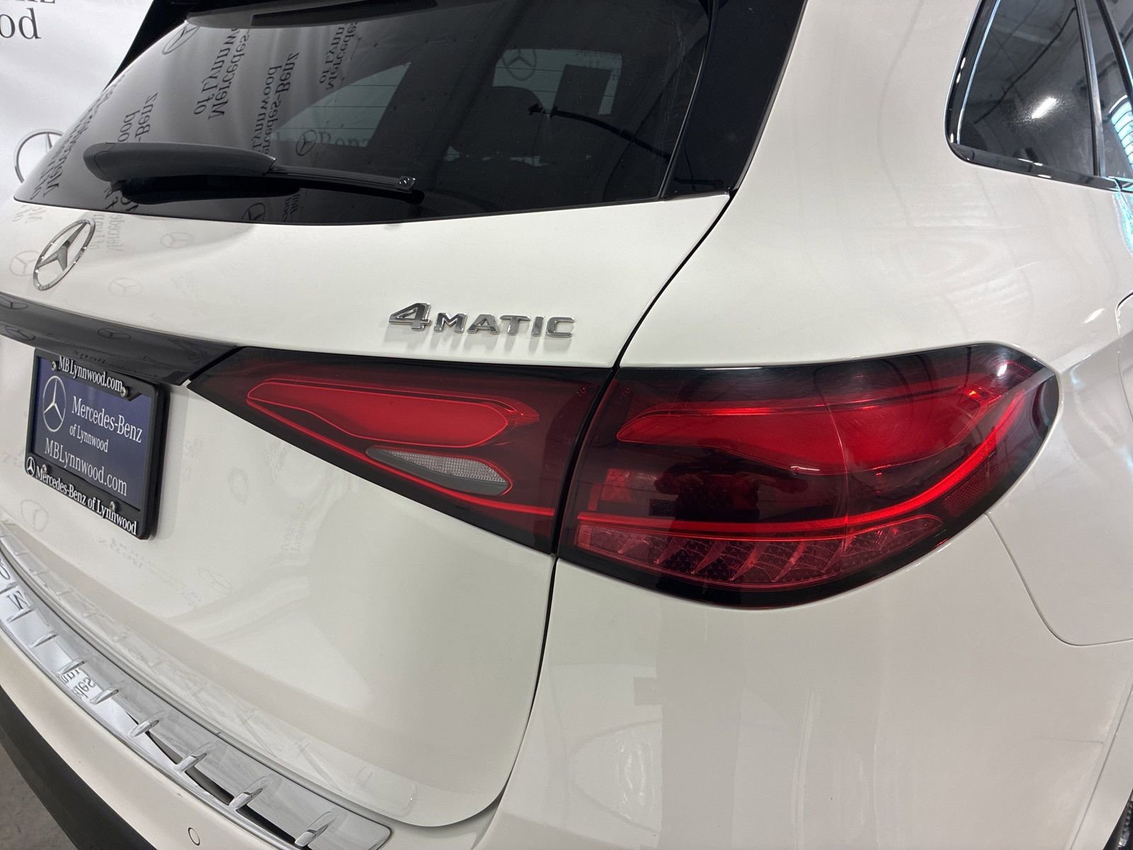 Used 2023 Mercedes-Benz GLC 300 4MATIC image 10