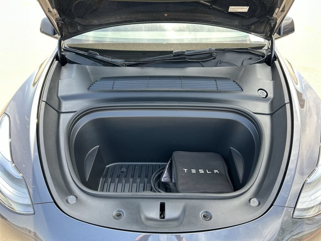 Used 2025 Tesla Model Y Long Range AWD/4WD image 30