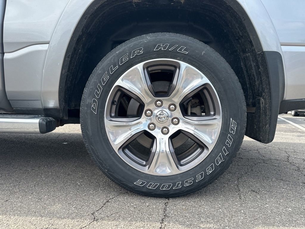 Used 2019 RAM 1500 Laramie AWD/4WD image 7