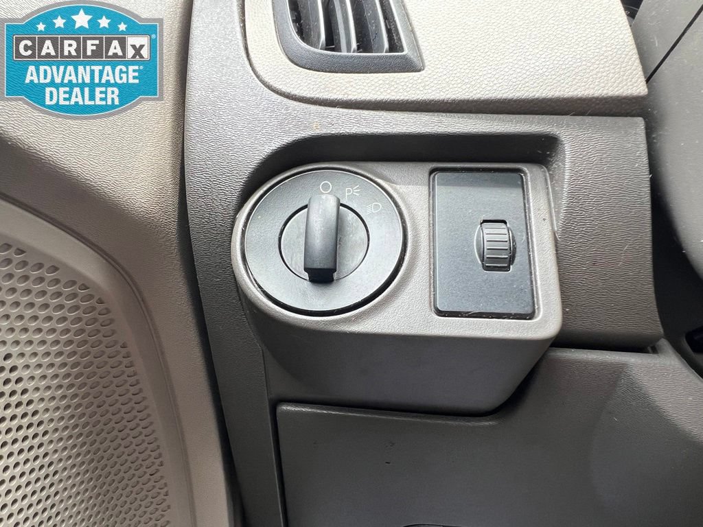 Used 2009 Ford Focus SE FWD image 9