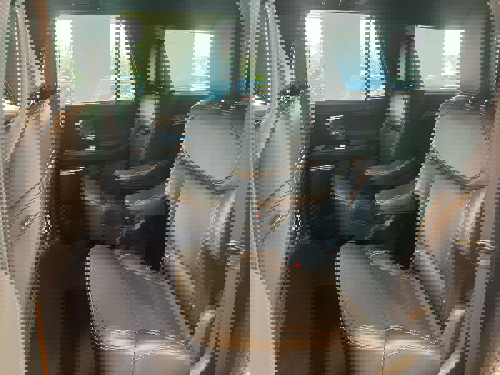 Used 2025 Ford Expedition Tremor image 31