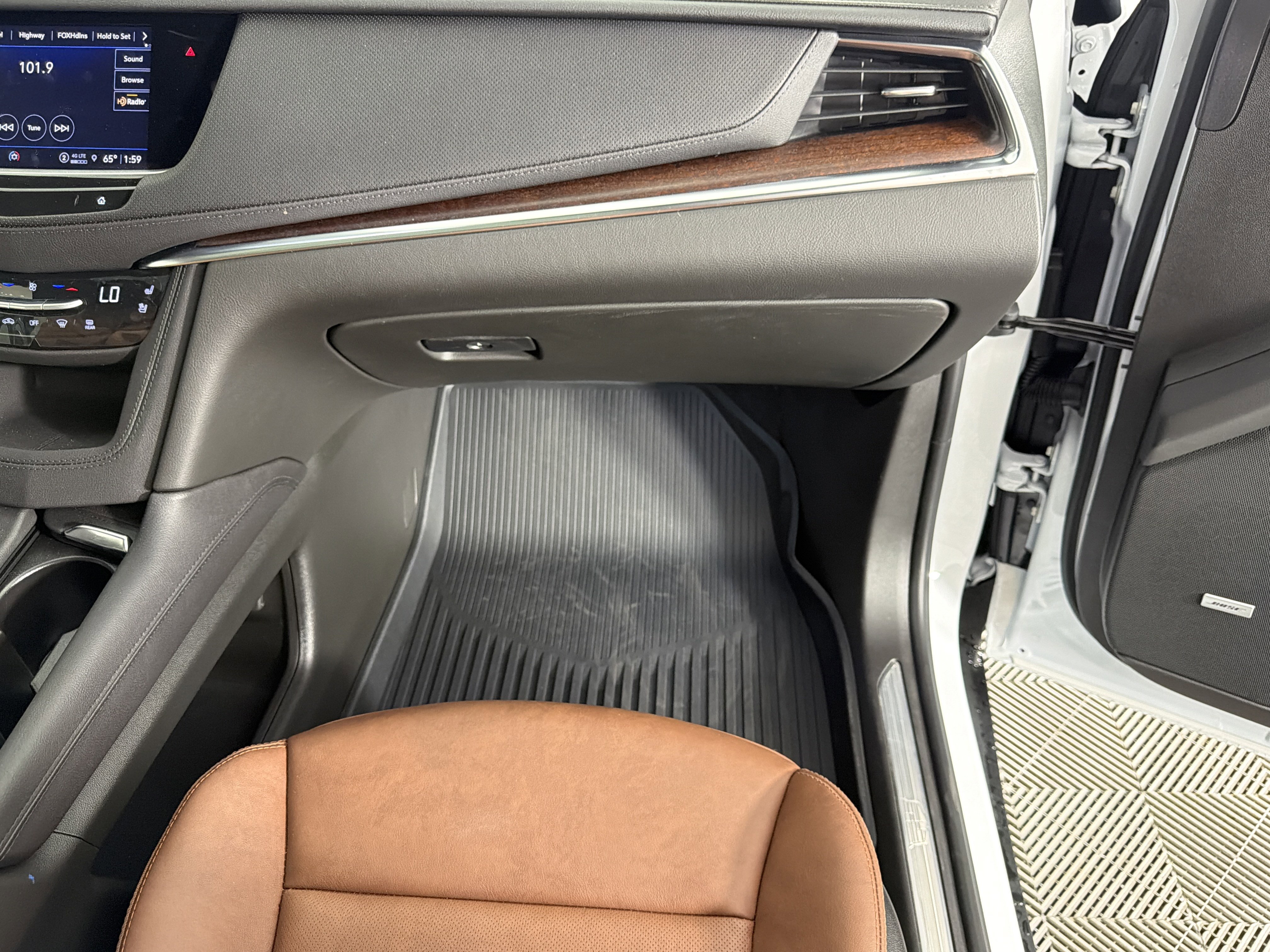Used 2026 Cadillac XT5 Sportv w/ LPO, Onyx Lite Package AWD/4WD image 43