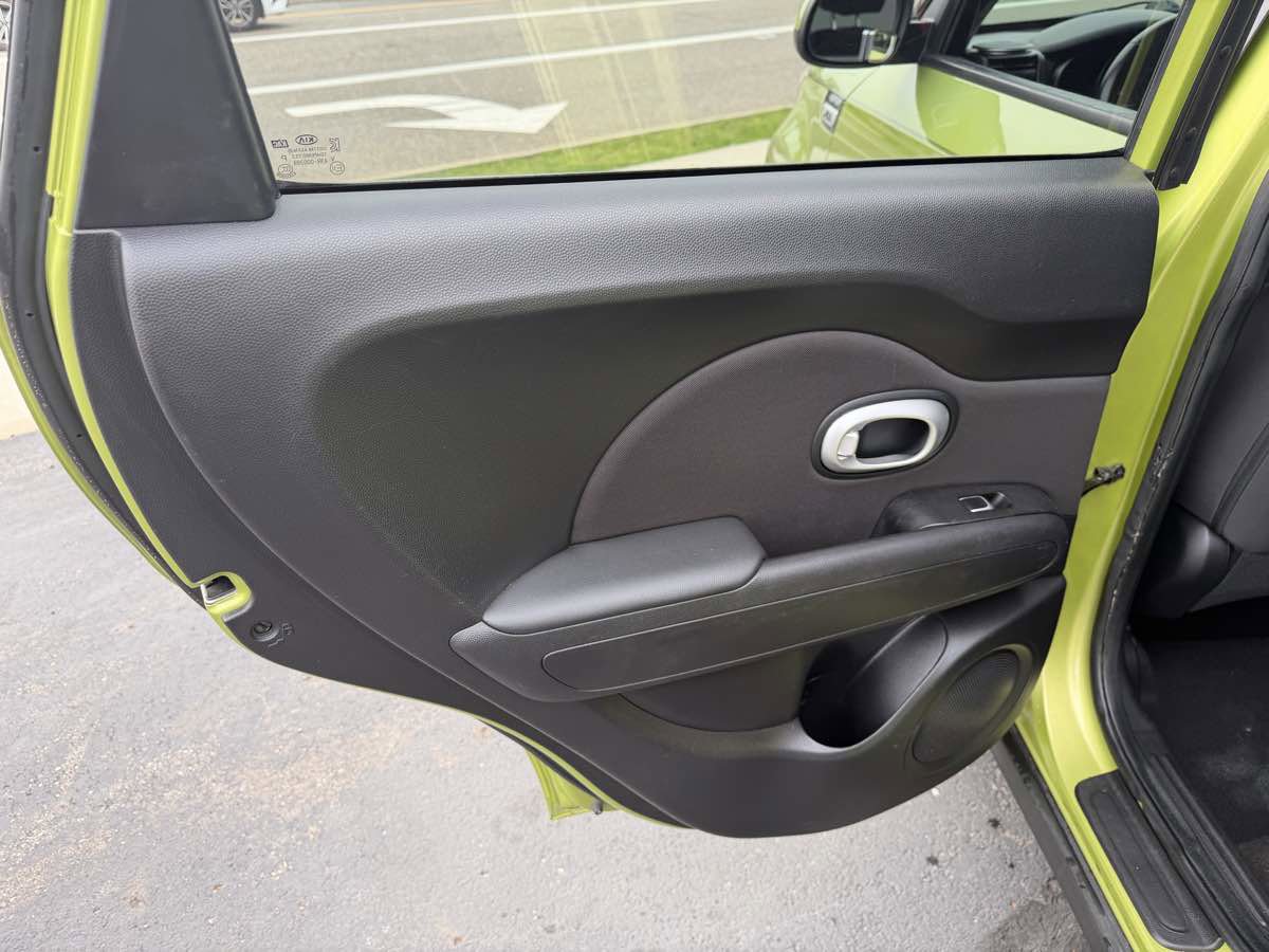 Used 2018 Kia Soul FWD image 15