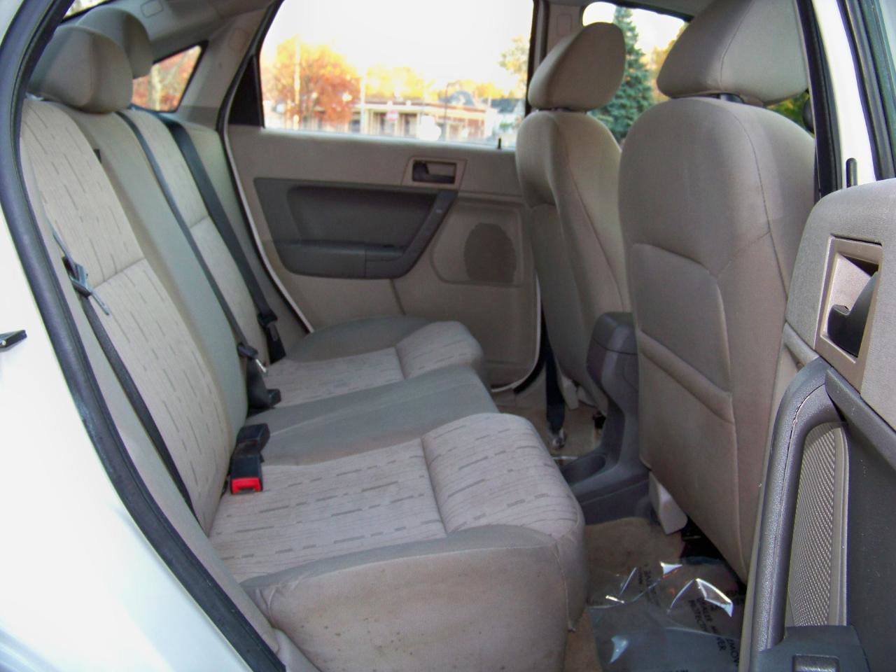 Used 2010 Ford Focus SE image 35