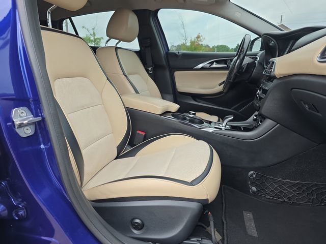 Used 2019 INFINITI QX30 FWD image 16