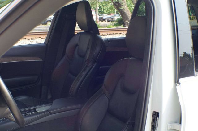 Used 2023 Volvo XC90 T8 Ultimate AWD/4WD image 21