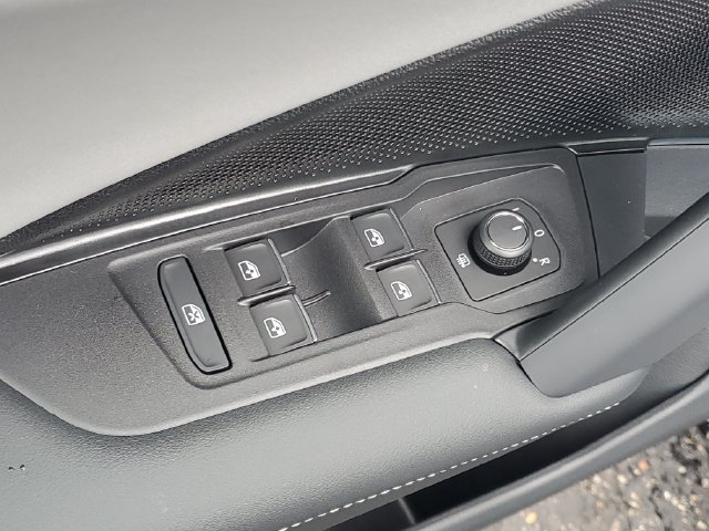 New 2026 Volkswagen Tiguan SE AWD/4WD image 16