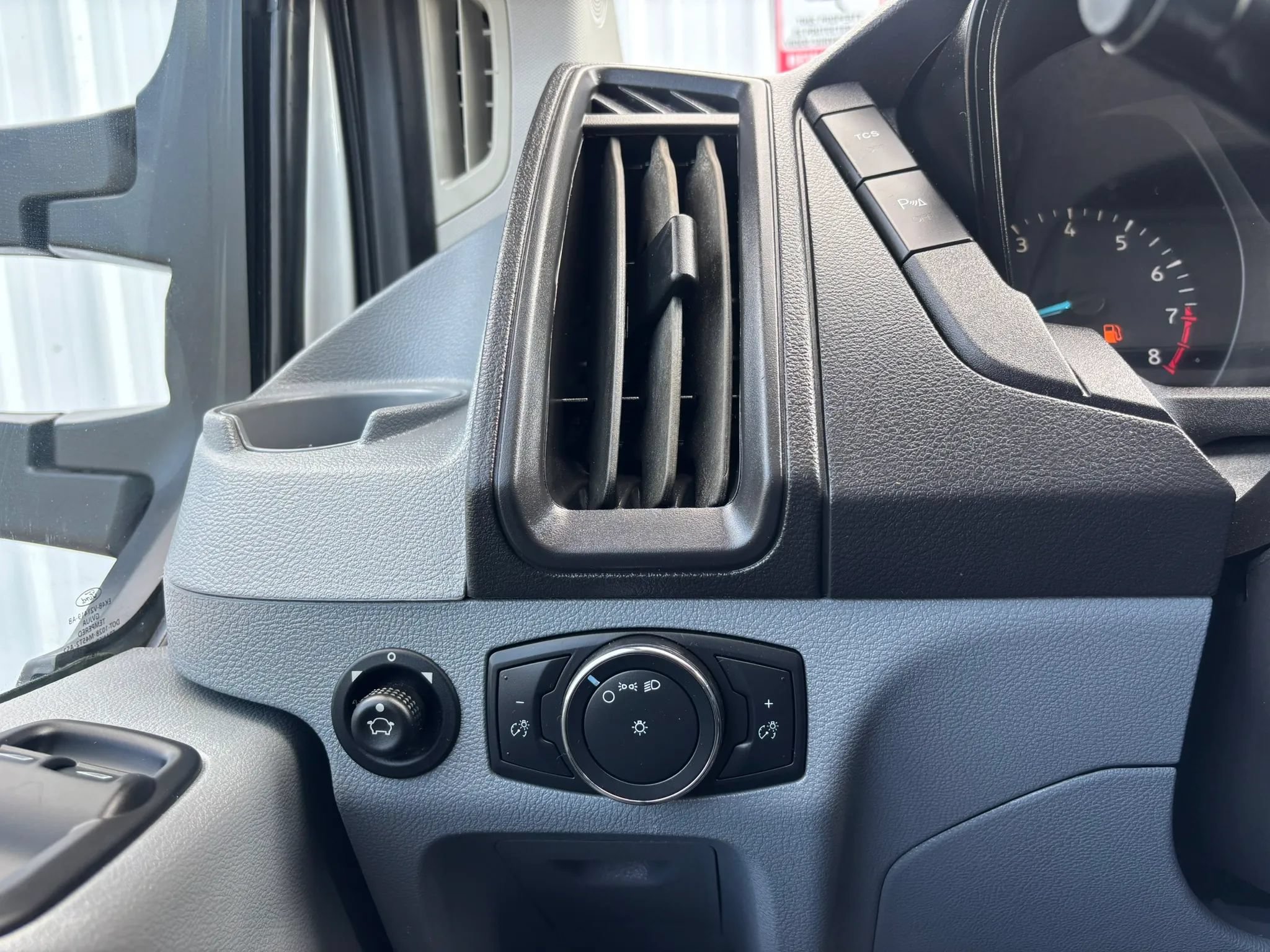 Used 2018 Ford Transit 150 XL RWD image 17