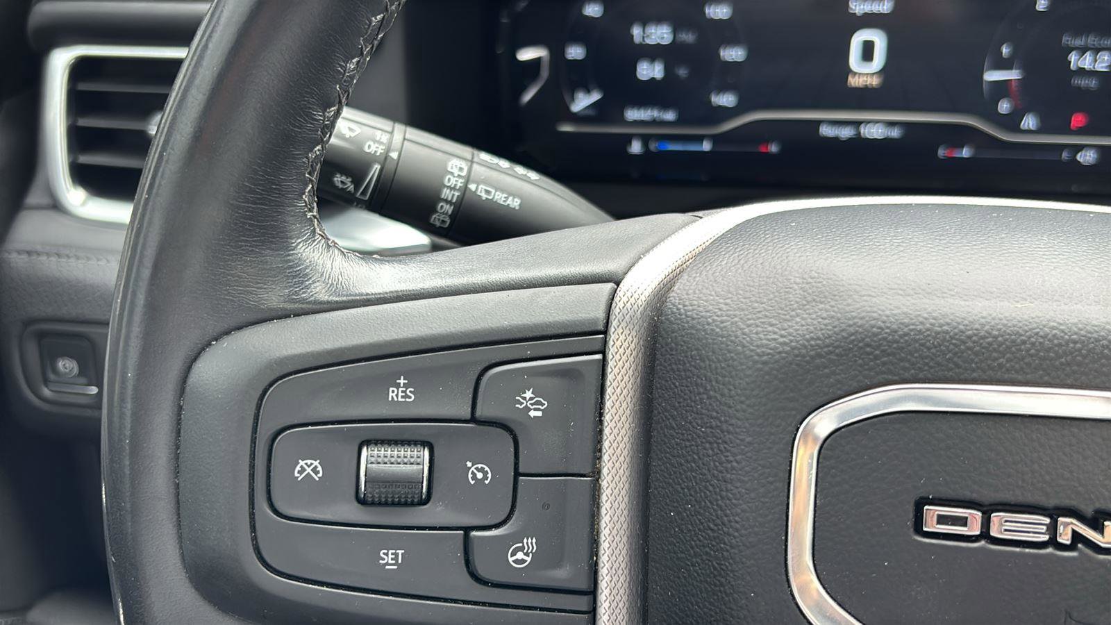 Used 2023 GMC Yukon XL Denali RWD image 30