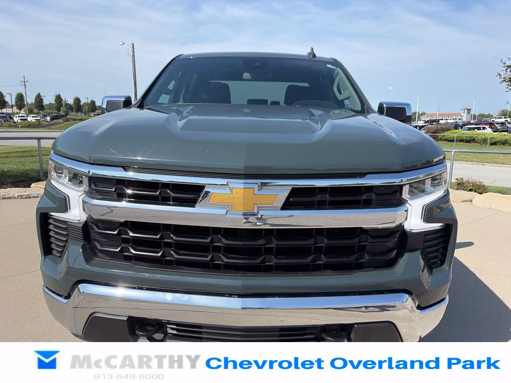 Used 2025 Chevrolet Silverado 1500 LT AWD/4WD image 3