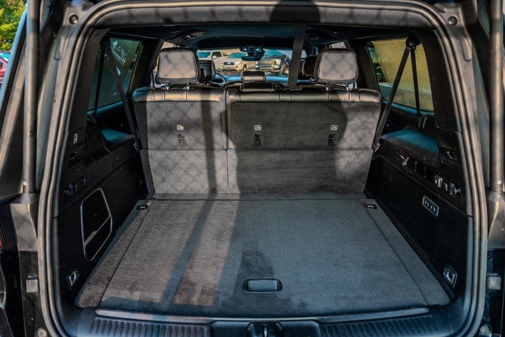 Used 2024 Jeep Wagoneer L Series II w/ Flexible Seating Group AWD/4WD image 23