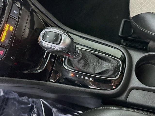 Used 2020 Buick Encore Preferred FWD image 19