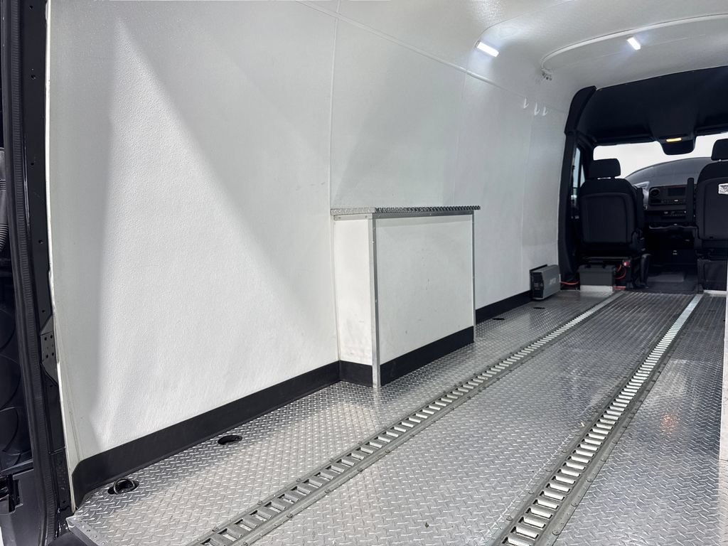 Used 2024 Mercedes-Benz Sprinter 2500 image 68
