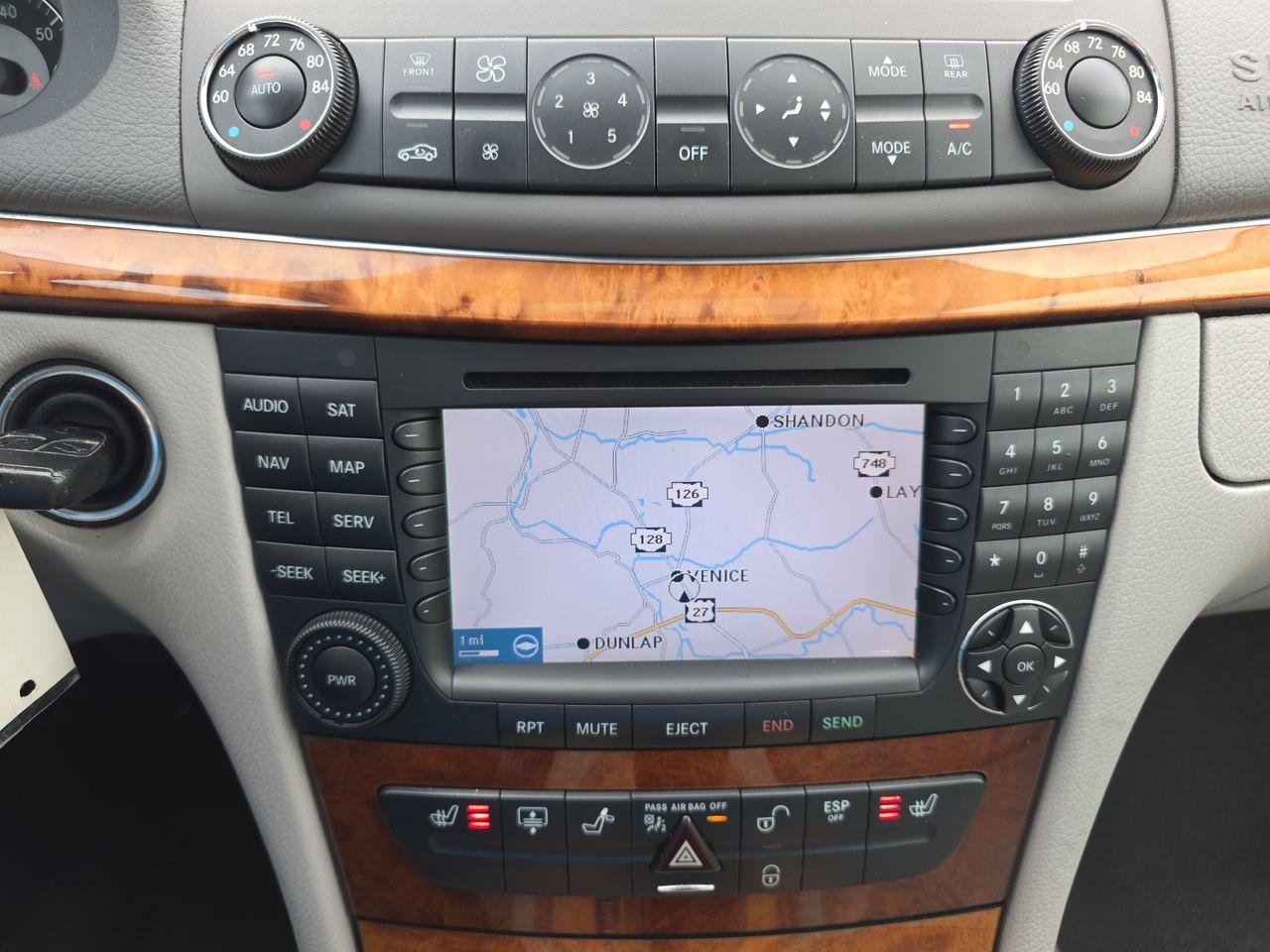 Used 2006 Mercedes-Benz E 350 4MATIC Sedan w/ Premium Pkg image 9