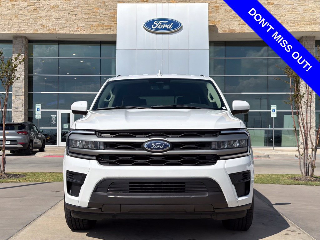Used 2024 Ford Expedition XLT AWD/4WD image 2
