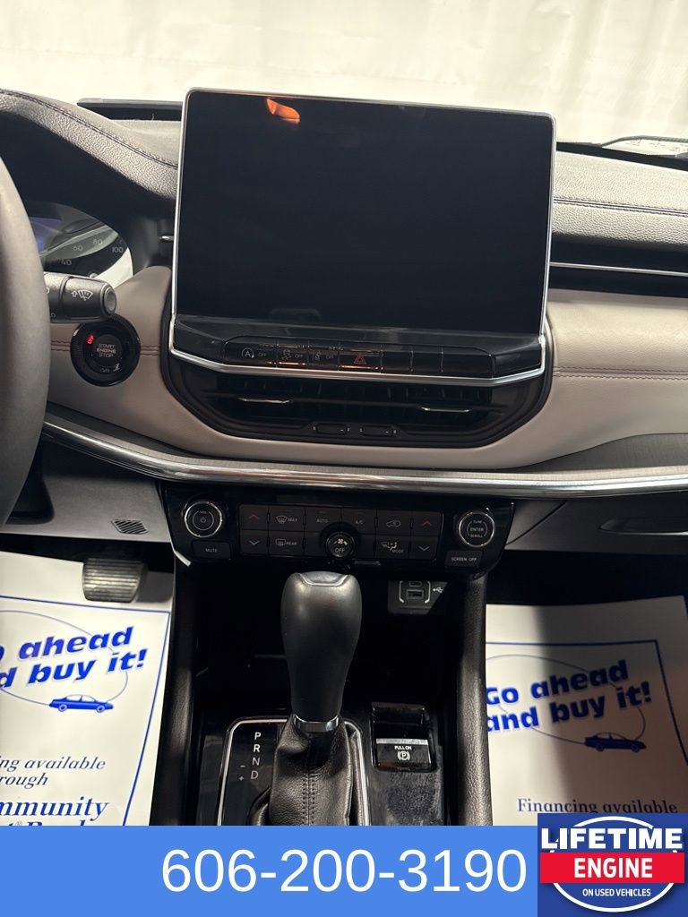 Used 2023 Jeep Compass Limited image 19