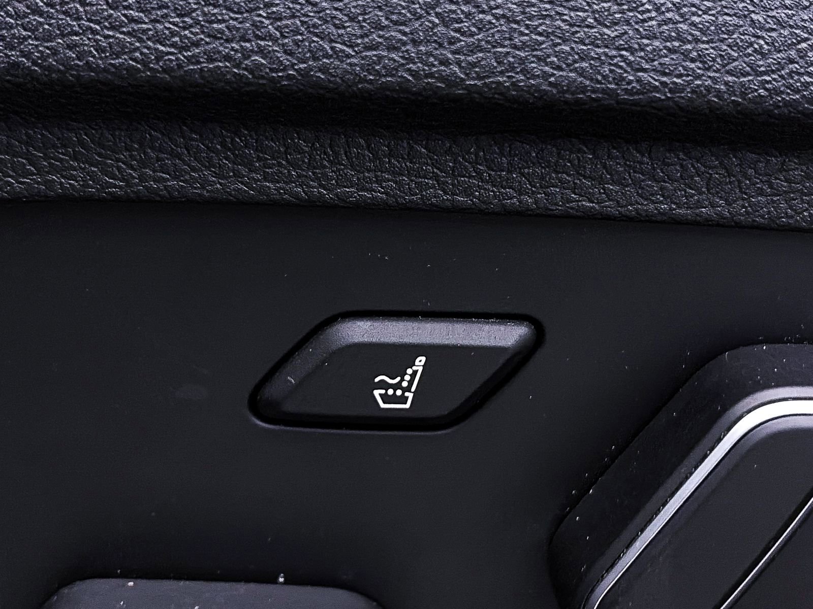 Used 2024 Hyundai Palisade Calligraphy image 24