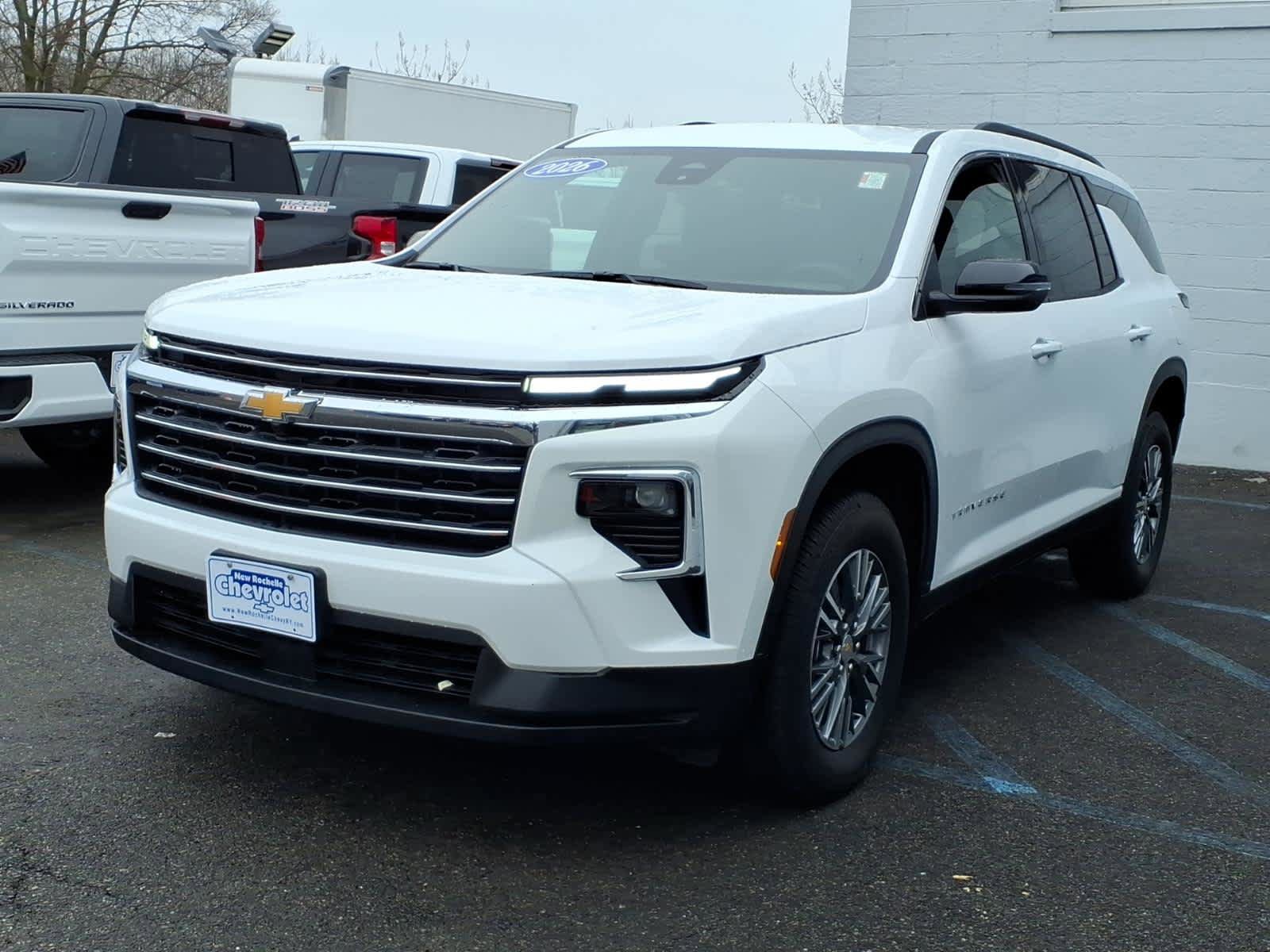 Used 2026 Chevrolet Traverse LT AWD/4WD image 3