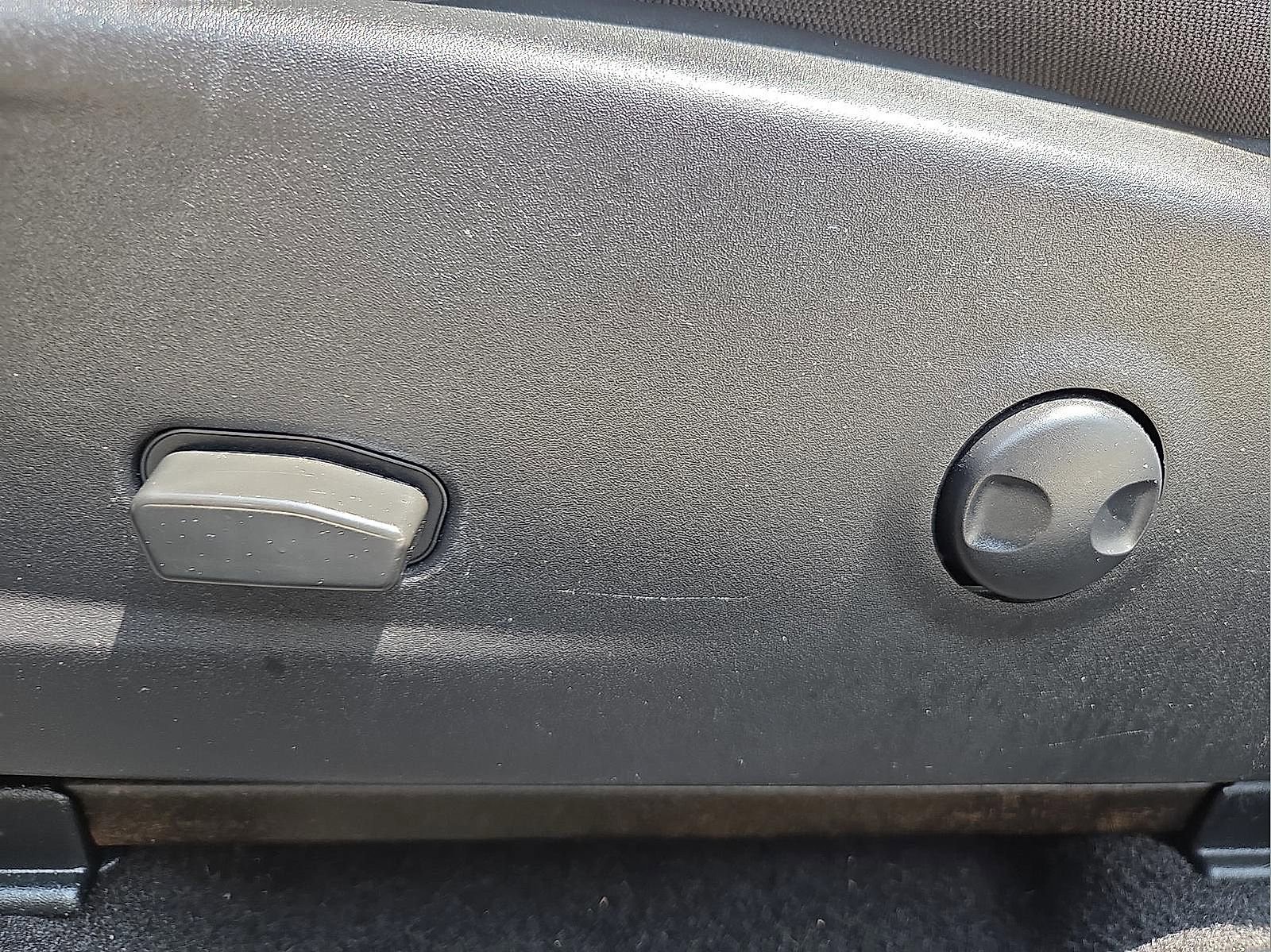 Used 2022 Dodge Challenger GT RWD image 15