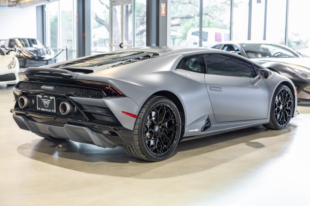 Used 2022 Lamborghini Huracan EVO RWD image 6