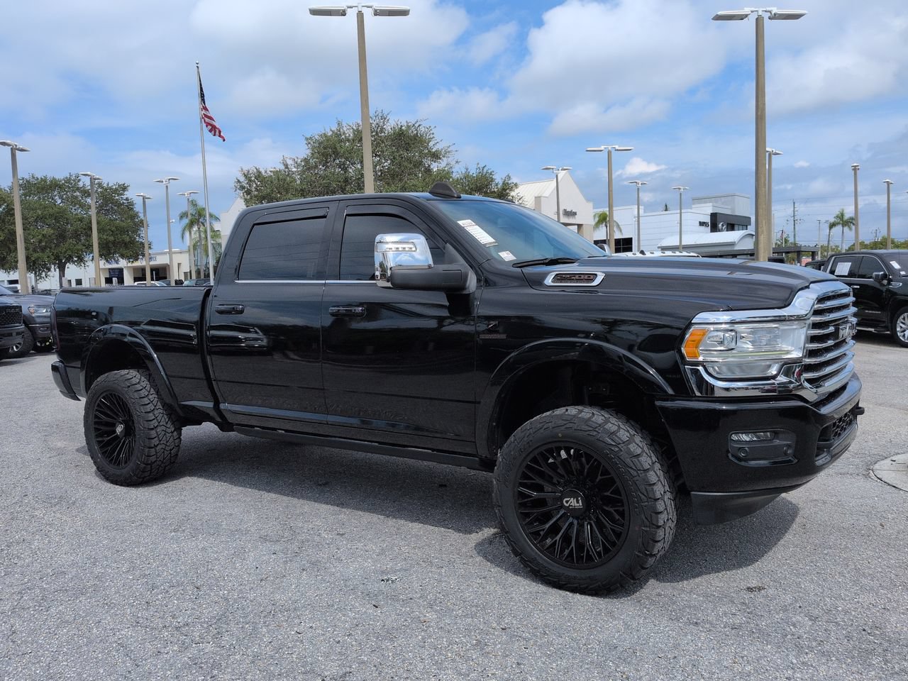 Used 2024 RAM 2500 Limited AWD/4WD image 2