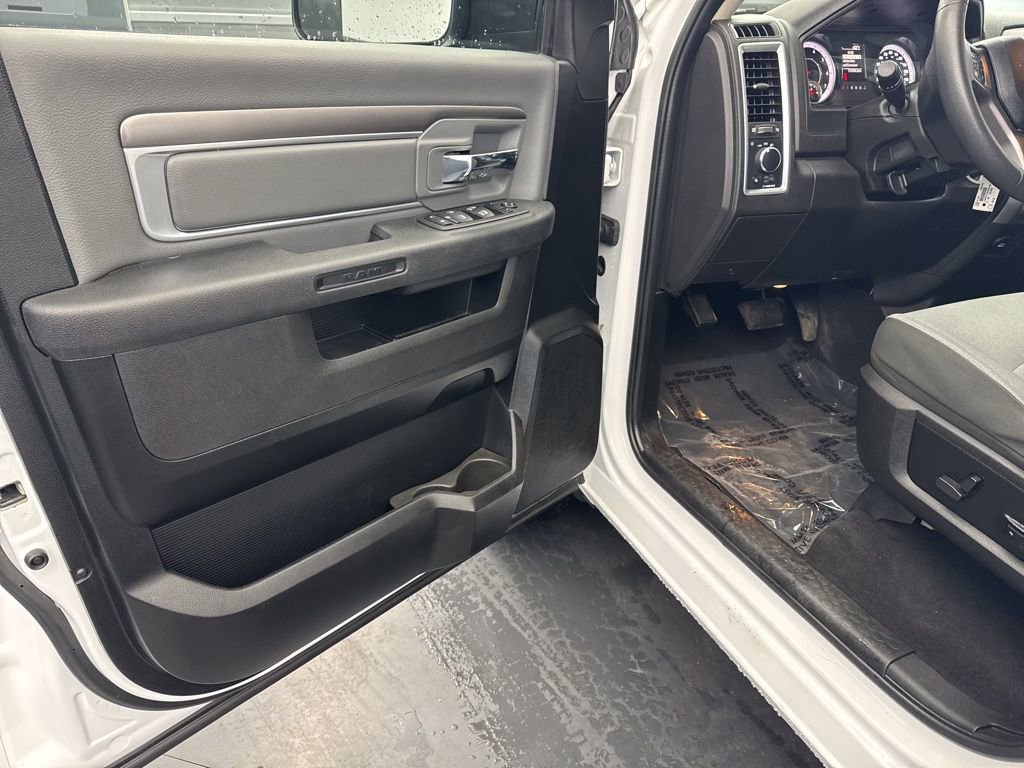 Used 2023 RAM 1500 Classic SLT image 29