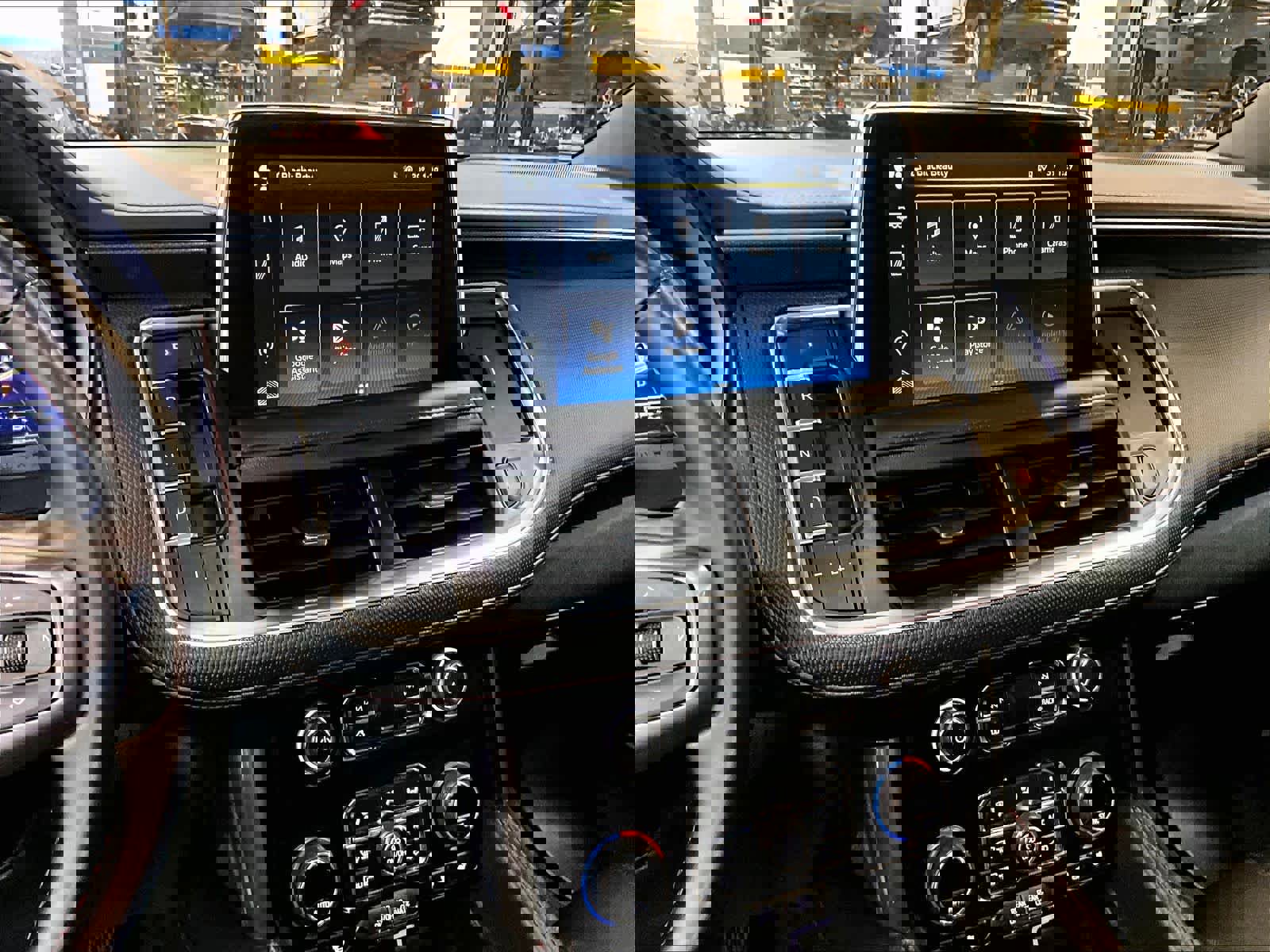 Used 2024 Chevrolet Suburban RST w/ Luxury Package image 19