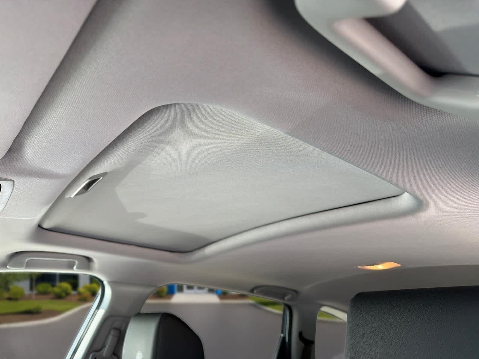 Used 2022 Honda CR-V Touring image 14