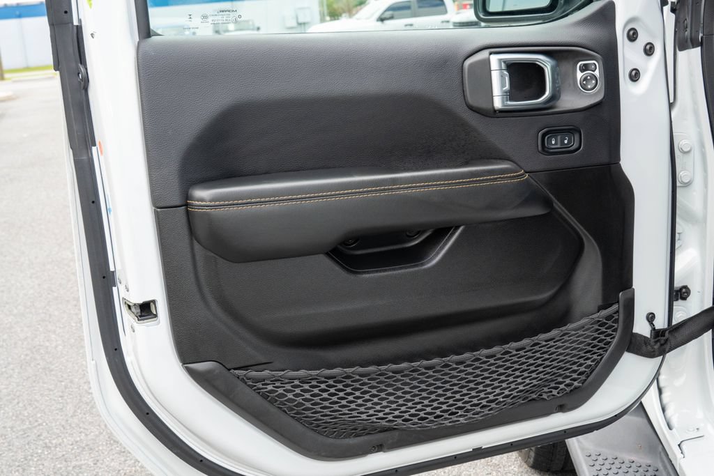 Used 2024 Jeep Wrangler Unlimited Sahara AWD/4WD image 10