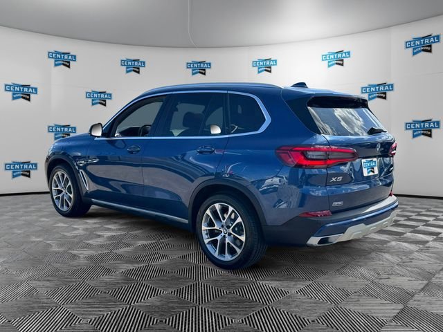Used 2022 BMW X5 xDrive40i w/ Premium Package AWD/4WD image 3