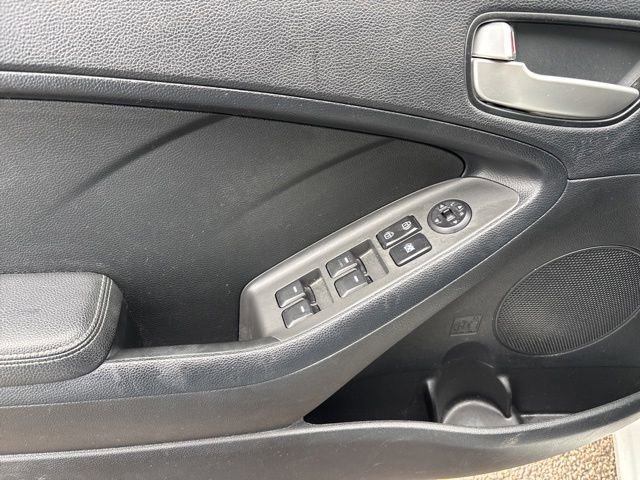 Used 2017 Kia Forte LX FWD image 12