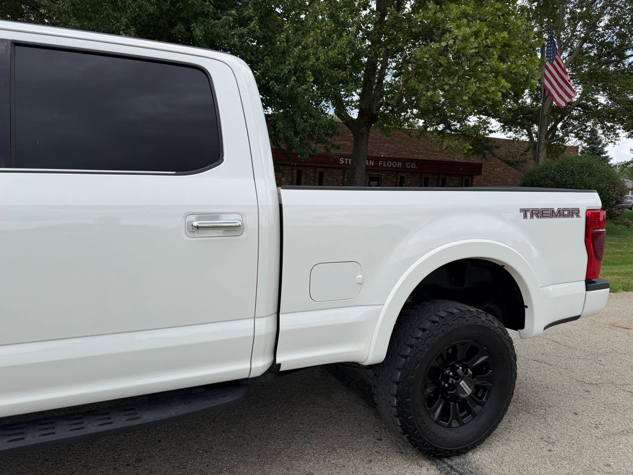 Used 2020 Ford F350 Platinum w/ Tremor Off-Road Package AWD/4WD image 17