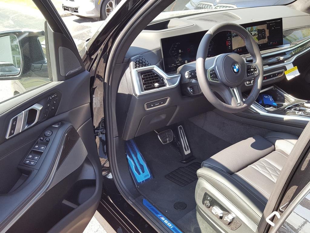 New 2026 BMW X7 M60i image 6