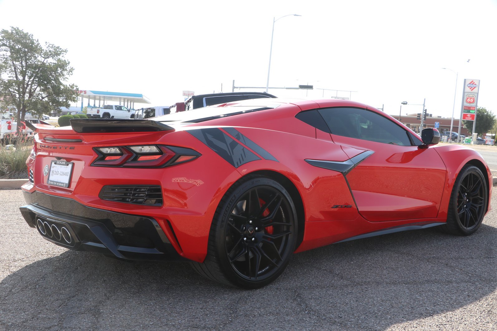 Used 2025 Chevrolet Corvette Z06 RWD image 7