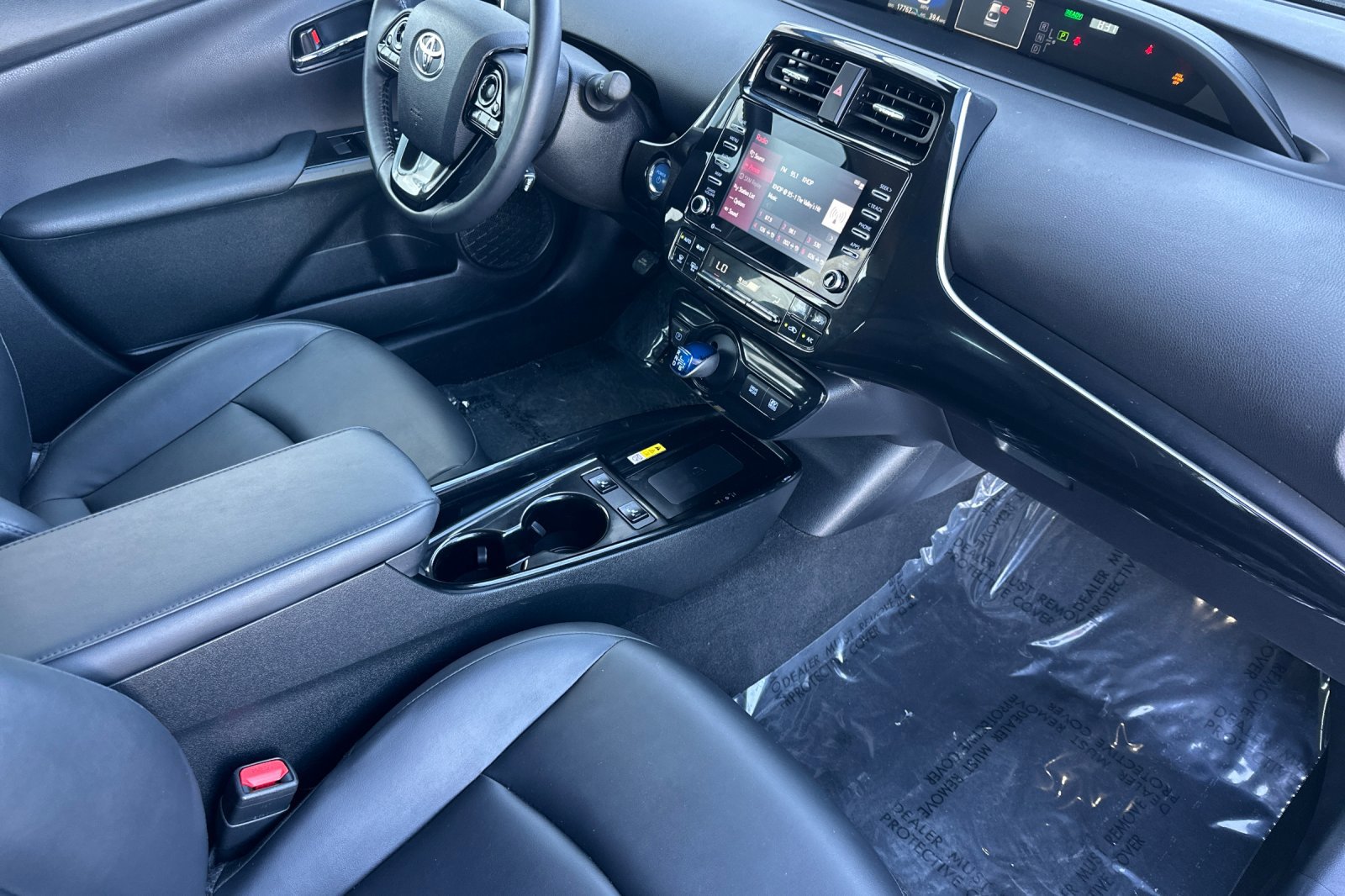 Used 2022 Toyota Prius L Eco image 13