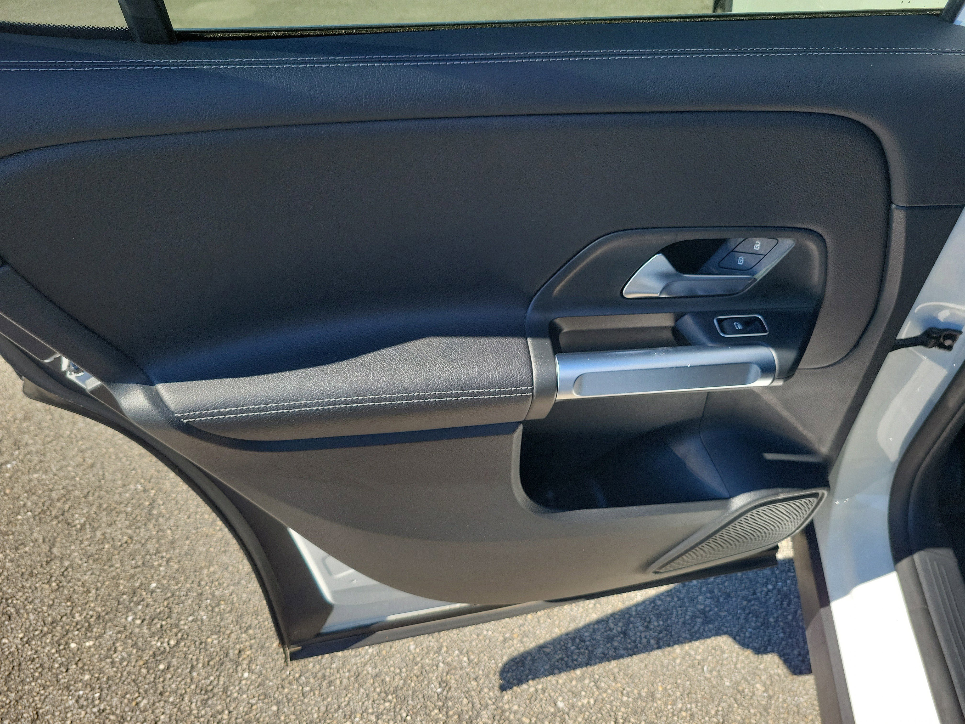 Used 2024 Mercedes-Benz GLB 250 image 10