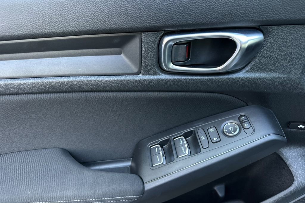 Used 2025 Honda Civic Sport image 11