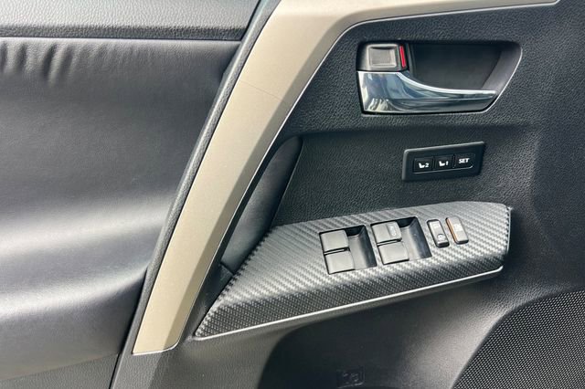 Used 2015 Toyota RAV4 Limited w/ Technology Package image 11
