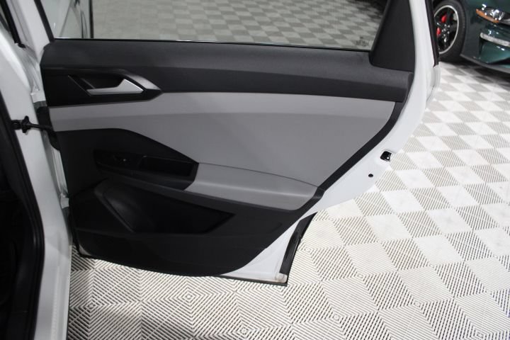 Used 2022 Volkswagen Taos SE w/ Panoramic Sunroof Package FWD image 29