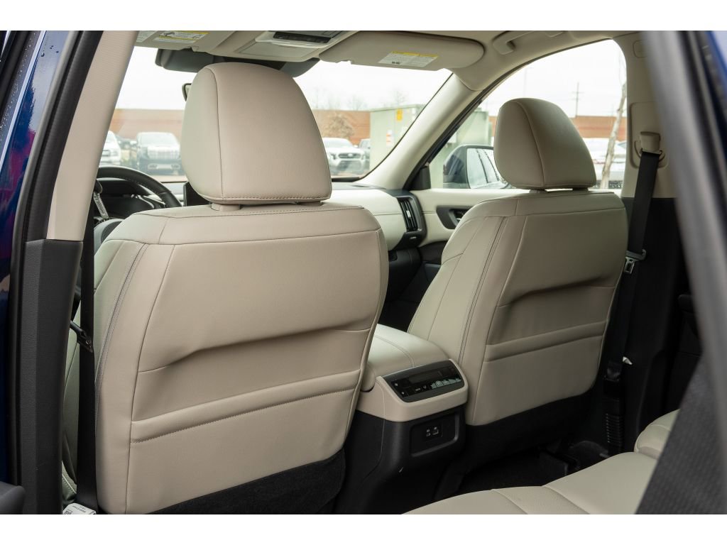 Used 2024 Nissan Pathfinder SL image 12