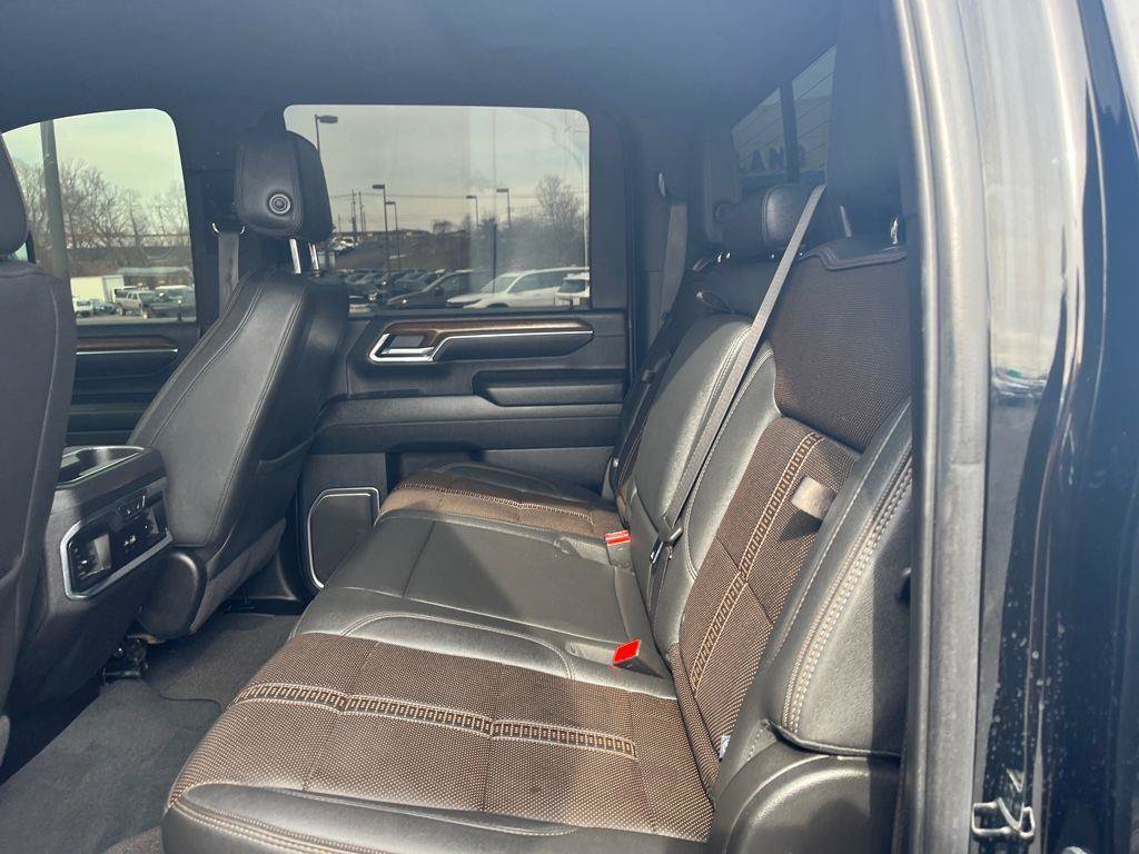 Used 2024 Chevrolet Silverado 3500 High Country w/ High Country Premium Package AWD/4WD image 24