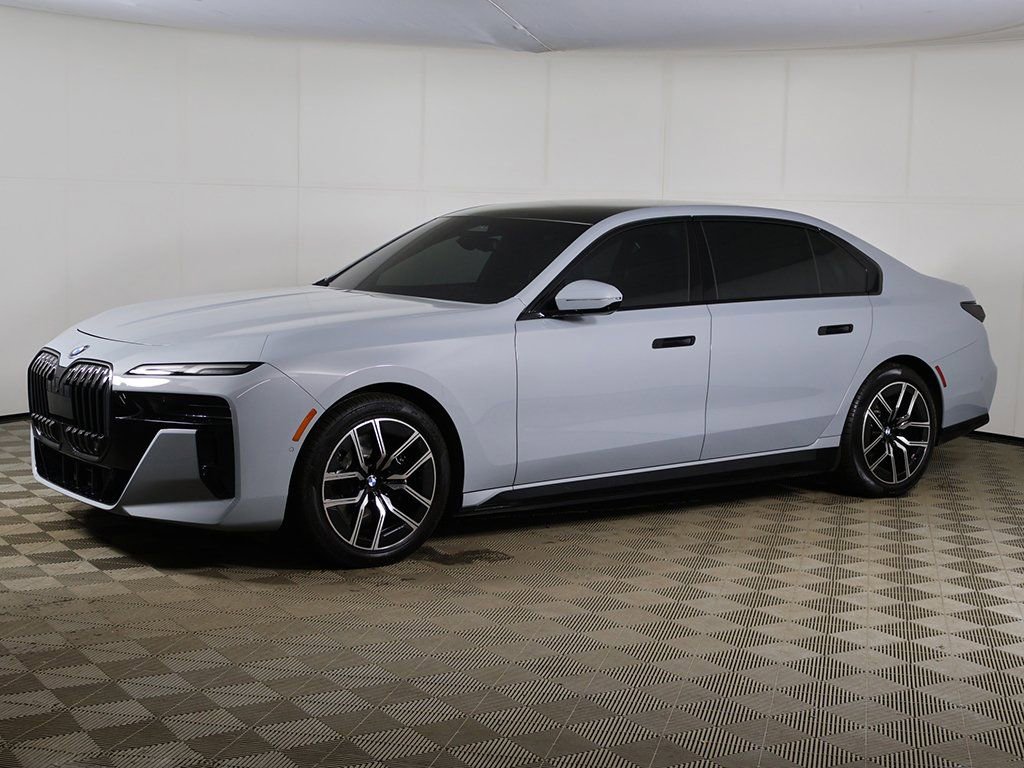 Used 2025 BMW i7 xDrive60 w/ Premium Package AWD/4WD image 11