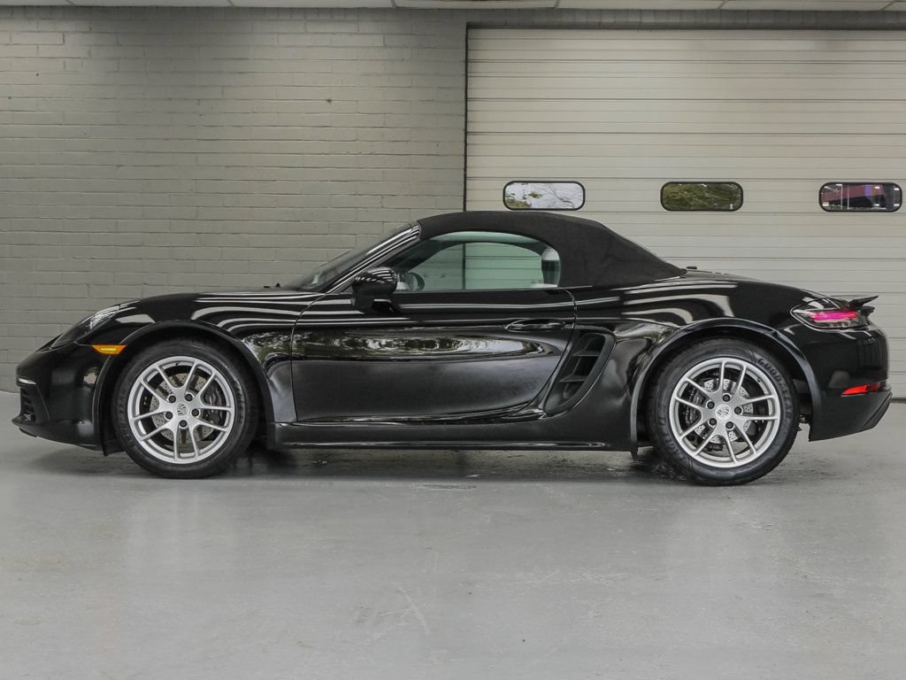 Used 2018 Porsche 718 Boxster RWD image 4