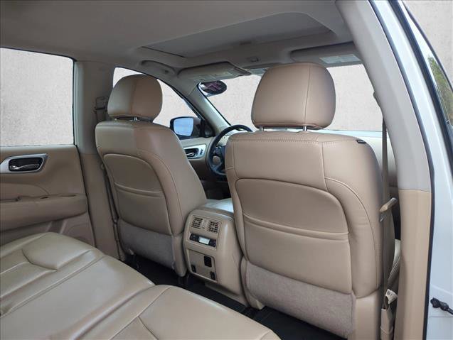 Used 2017 Nissan Pathfinder Platinum AWD/4WD image 22